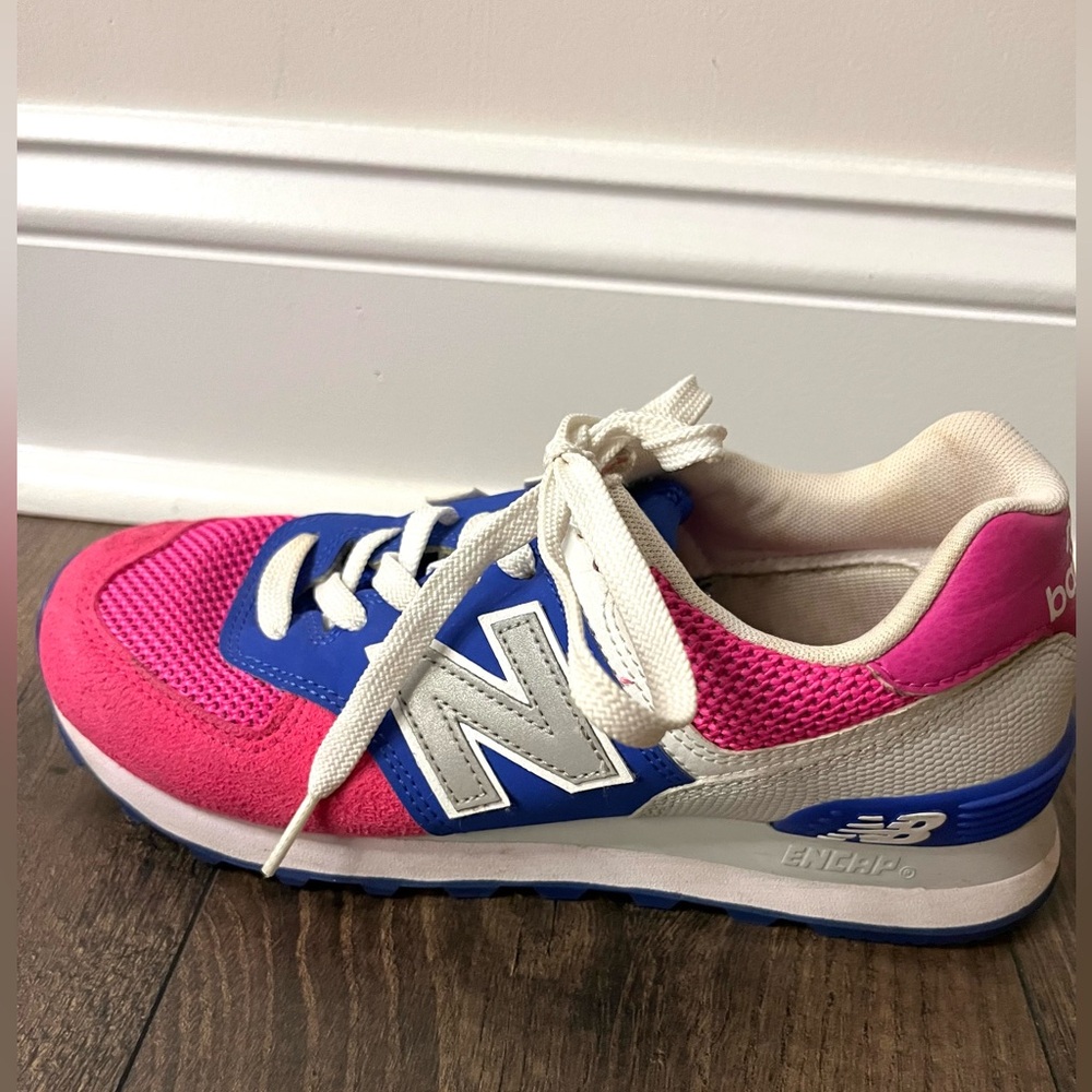NEW BALANCE -  574 Casual Shoes In Pink / Blue - Women’s Size 7.5 - Picture 6 of 6